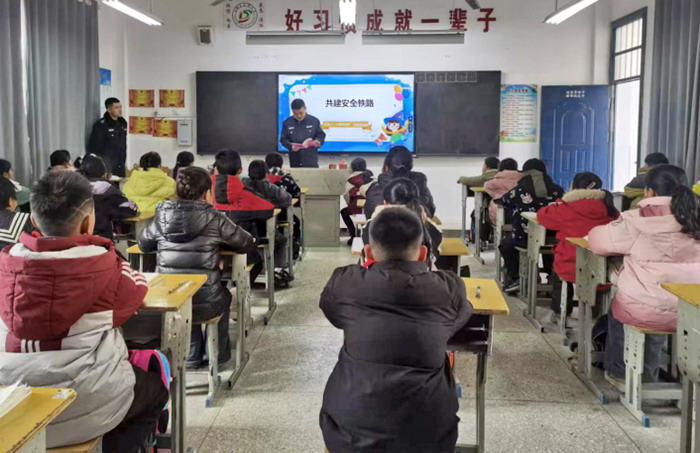 全椒县大墅镇：多措并举 常抓不懈，筑牢铁路安全防线